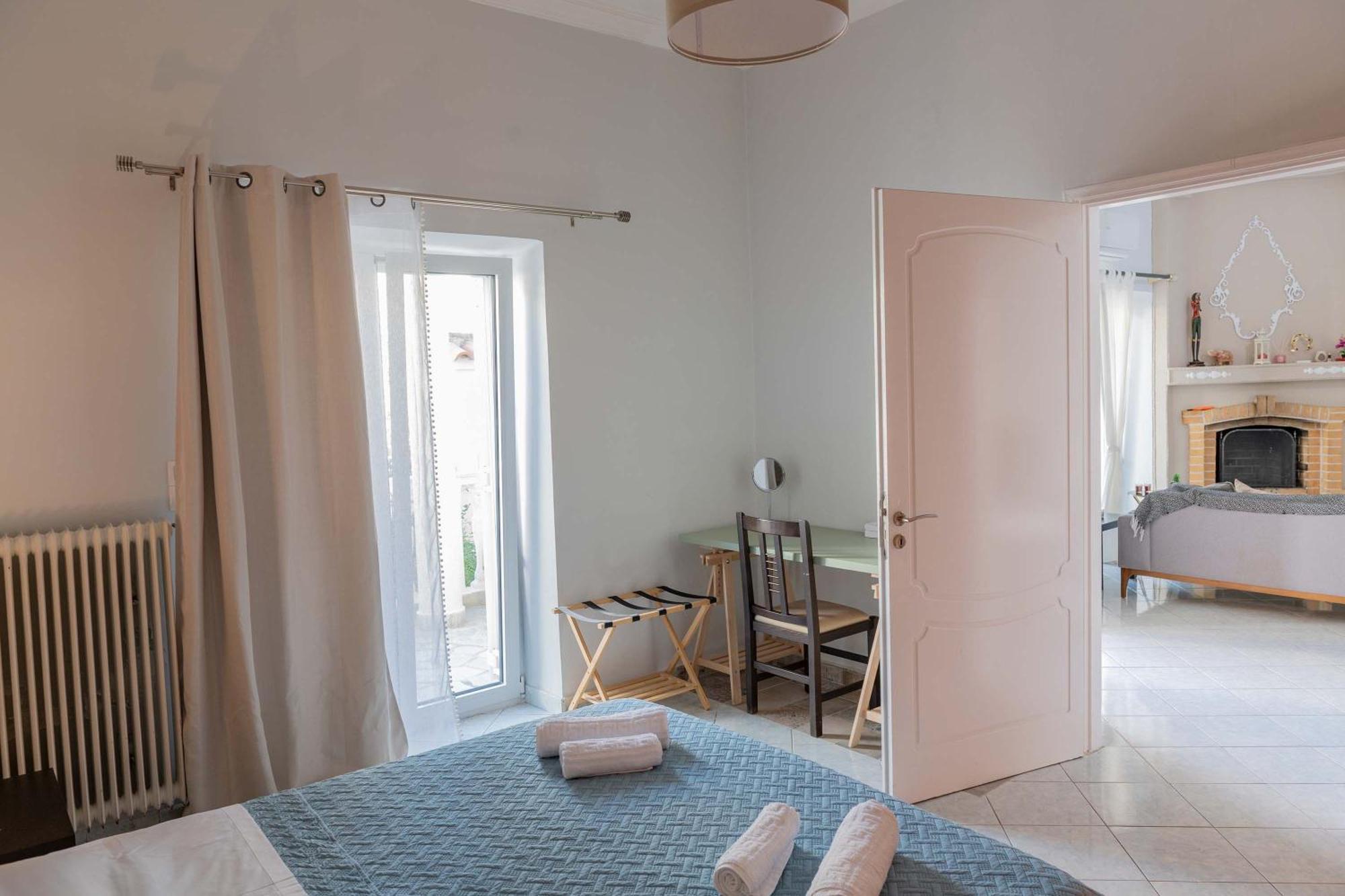 Private Spacious Apartment Athene Buitenkant foto